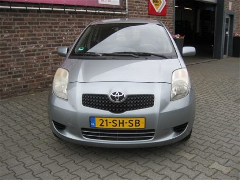 Toyota Yaris - 1.3 VVT-i Sol Automaat + Airco - 1