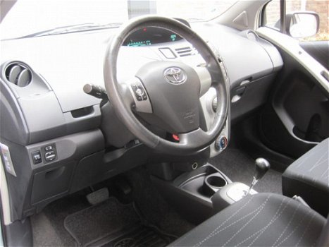 Toyota Yaris - 1.3 VVT-i Sol Automaat + Airco - 1