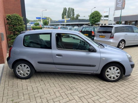 Renault Clio - 1.4-16V Authentique Comfort Automaat Navi slechts 84.000KM nieuwstaat - 1