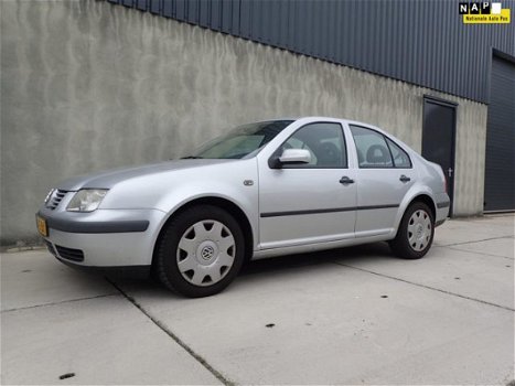 Volkswagen Bora - 1.4-16V Trendline - 1