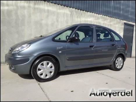 Citroën Xsara Picasso - 1.8i-16V Différence 2 - 1