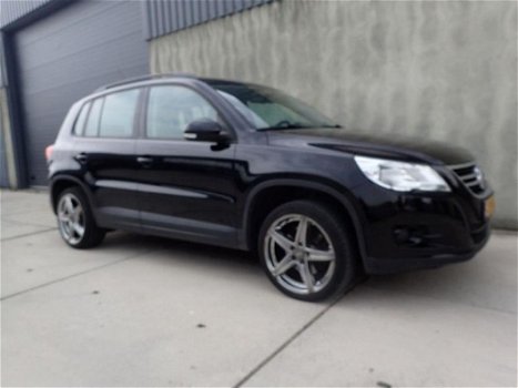 Volkswagen Tiguan - 1.4 TSI Comfort&Design TOP AUTO - 1