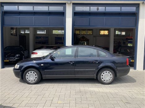 Volkswagen Passat - 2.3 V5 Trendline NIEUWE APK - 1