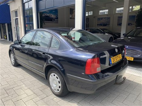 Volkswagen Passat - 2.3 V5 Trendline NIEUWE APK - 1