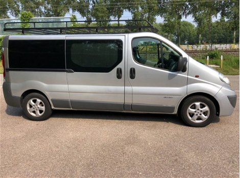 Renault Trafic - 2.5 dCi T29 L2H1 / Airco / 3 persoons / Marge auto - 1