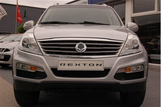 SsangYong Rexton - RX 200 SAPPHIRE | AUTOMAAT | GRIJS KENTEKEN | TREKHAAK - 1