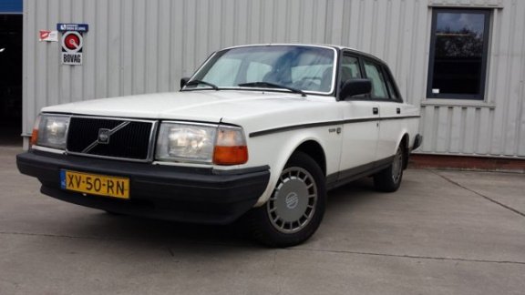 Volvo 240 - DL 2.3 - 1