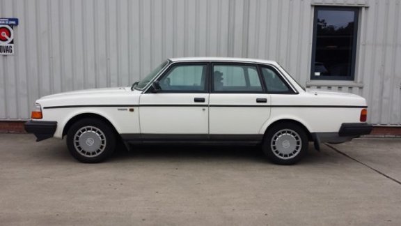 Volvo 240 - DL 2.3 - 1