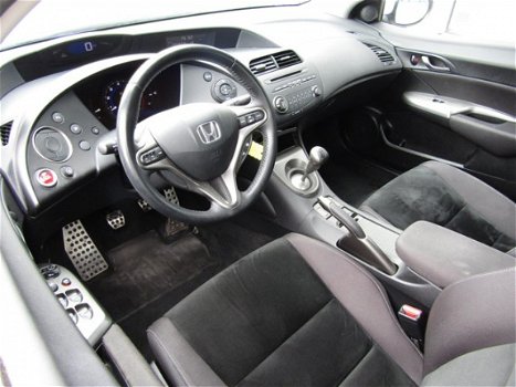 Honda Civic - 1.8 140pk 5D Sport, 18