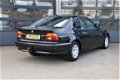 BMW 5-serie - 525d Edition * AUTOMAAT * NAVIGATIE * TREKHAAK - 1 - Thumbnail
