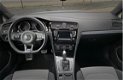 Volkswagen Golf - 2.0 TDI Highline R-LINE *AUTOMAAT-XENON-LED-KEYLESS - 1 - Thumbnail