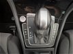 Volkswagen Golf - 2.0 TDI Highline R-LINE *AUTOMAAT-XENON-LED-KEYLESS - 1 - Thumbnail