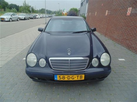 Mercedes-Benz E-klasse - 240 Classic export zo mee 1250 - 1