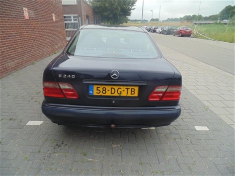 Mercedes-Benz E-klasse - 240 Classic export zo mee 1250 - 1