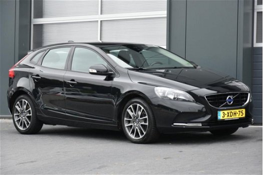 Volvo V40 - D4 Business Base 190 Pk Navi Camera Trekhaak - 1