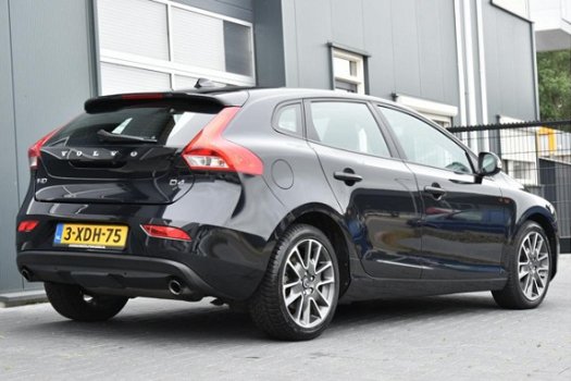 Volvo V40 - D4 Business Base 190 Pk Navi Camera Trekhaak - 1