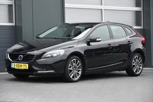 Volvo V40 - D4 Business Base 190 Pk Navi Camera Trekhaak - 1