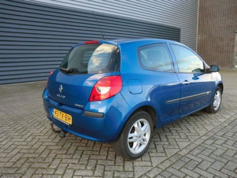 Renault Clio - 1.2-16V Expression / Panoramadak / Airco - 1