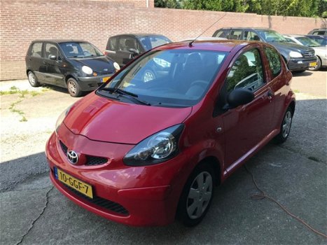 Toyota Aygo - 1.0-12V airco, keurige Dealerauto met NAP - 1