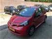 Toyota Aygo - 1.0-12V airco, keurige Dealerauto met NAP - 1 - Thumbnail