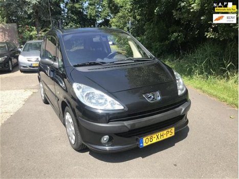 Peugeot 1007 - 1.4-16V Gentry airco, keurige auto met nieuwe apk en NAP - 1