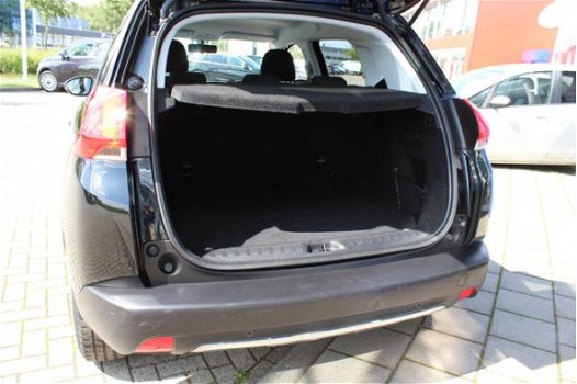 Peugeot 2008 - 1.2 PureTech Allure Navigatie BlueT. Cruise + Climat Airco LMv Park.sens info fbogaar - 1