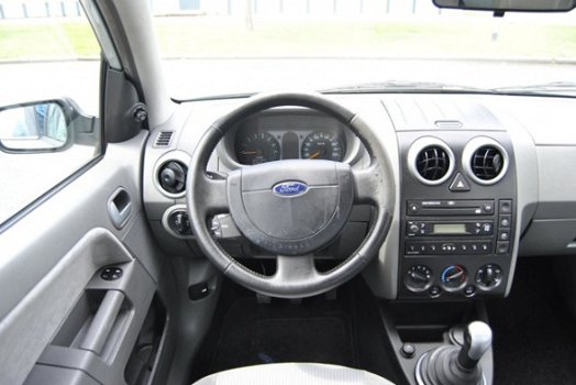 Ford Fusion - 1.6-16V First Edition *AIRCO* Nieuwe APK - 1