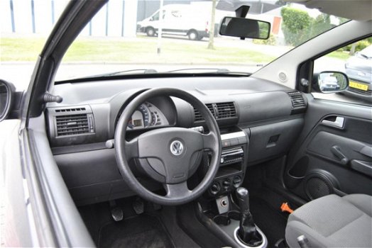 Volkswagen Fox - 1.2 Trendline Stuurbekrachtiging Nieuwe APK - 1