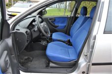 Opel Corsa - 1.2-16V Comfort 5 deurs stuurbekrachtiging Nieuwe APK