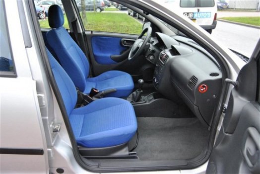 Opel Corsa - 1.2-16V Comfort 5 deurs stuurbekrachtiging Nieuwe APK - 1