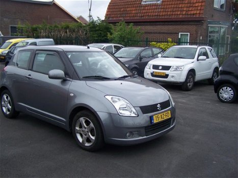 Suzuki Swift - 1.3 Exclusive - 1