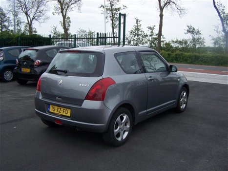 Suzuki Swift - 1.3 Exclusive - 1