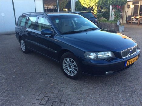 Volvo V70 - 2.4 Comfort Line - 1