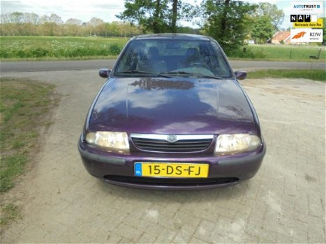 Mazda 121 - 1.3i GLX NETTE GEEN ROEST GEEN SCHADE APK NAP - 1