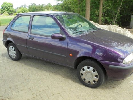 Mazda 121 - 1.3i GLX NETTE GEEN ROEST GEEN SCHADE APK NAP - 1