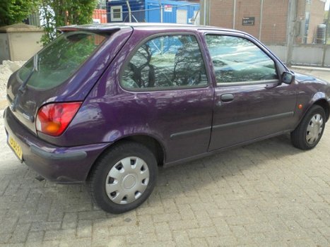 Mazda 121 - 1.3i GLX NETTE GEEN ROEST GEEN SCHADE APK NAP - 1