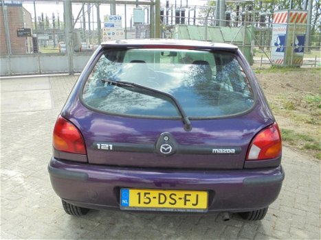 Mazda 121 - 1.3i GLX NETTE GEEN ROEST GEEN SCHADE APK NAP - 1