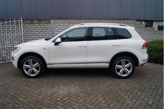 Volkswagen Touareg - 3.0 TDI Bluemotion Technology Highline 4-Motion Autom R-LINE - 1