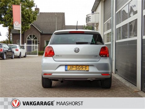 Volkswagen Polo - 1.2 TSI Highline / Parkeersensoren / Achteruitrijcamera / Navigatie - 1