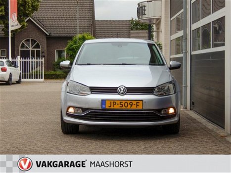 Volkswagen Polo - 1.2 TSI Highline / Parkeersensoren / Achteruitrijcamera / Navigatie - 1