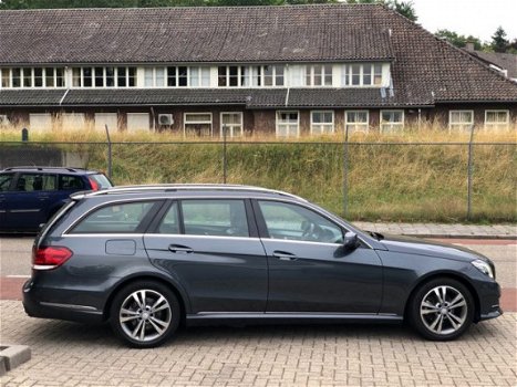 Mercedes-Benz E-klasse Estate - E 200 BLUETEC PRESTIGE / NAVI / 2015 - 1