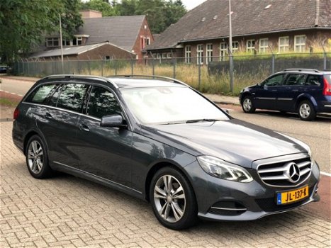 Mercedes-Benz E-klasse Estate - E 200 BLUETEC PRESTIGE / NAVI / 2015 - 1