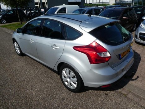 Ford Focus - 1.6 TI-VCT 105pk 5-deurs Trend Airco Thaak - 1