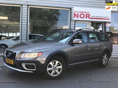 Volvo XC70 - 2.4 D5 Kinetic 4X4 Navi Facelift nieuwmodel In topstaat - 1