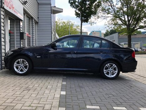 BMW 3-serie - 318i Business Line Sedane Airco Navigatie in topstaat - 1