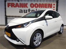 Toyota Aygo - 1.0 VVT-i x-cite + DEALER OH/AIRCO/LED/BLUETOOTH/15"LMV/CAMERA