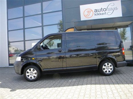 Volkswagen Transporter - 1.9 TDI Trendline L1H1 Rolstoelbus (Airco, cruise, navi, privacy glass, lmv - 1