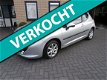 Peugeot 207 - 1.4 VTi Look Trekhaak-AIRCO- CRUISECONTROL nette sportieve auto - 1 - Thumbnail