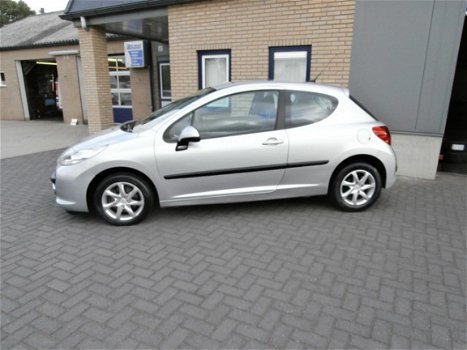 Peugeot 207 - 1.4 VTi Look Trekhaak-AIRCO- CRUISECONTROL nette sportieve auto - 1