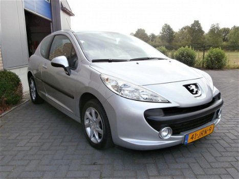 Peugeot 207 - 1.4 VTi Look Trekhaak-AIRCO- CRUISECONTROL nette sportieve auto - 1